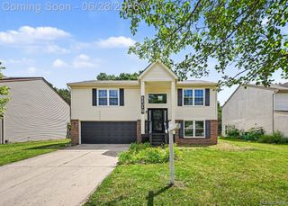 6835 Maplelawn Drive, Ypsilanti Charter Township, MI 48197