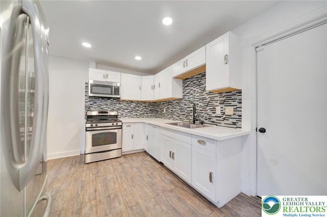 712 Northampton, Easton, PA 18042