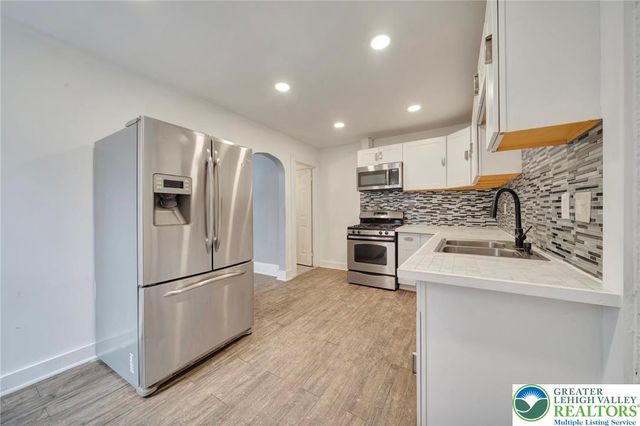 712 Northampton, Easton, PA 18042