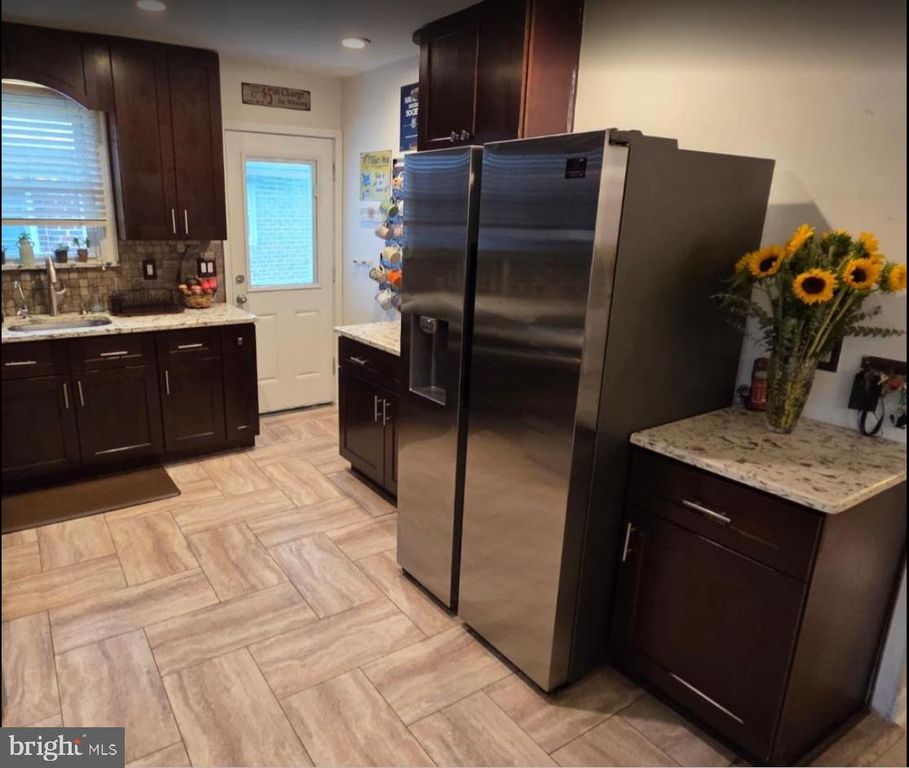 1518 GRIFFITH ST, PHILADELPHIA, PA 19111 — photo 2
