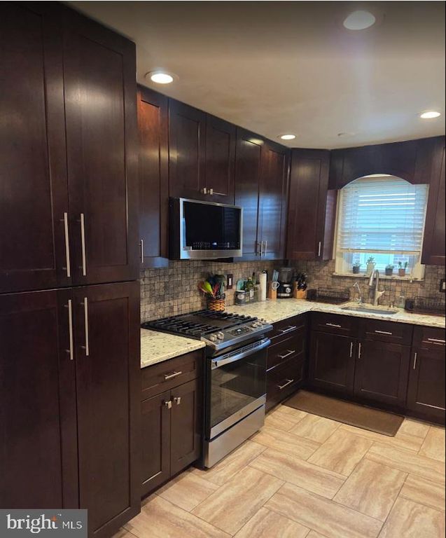 1518 GRIFFITH ST, PHILADELPHIA, PA 19111 — photo 3