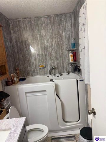 208 Lakewood Drive, Elizabethtown, KY 42701