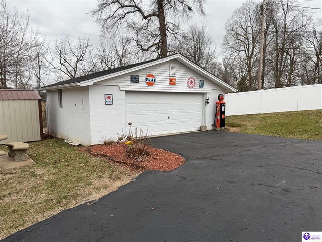 208 Lakewood Drive, Elizabethtown, KY 42701