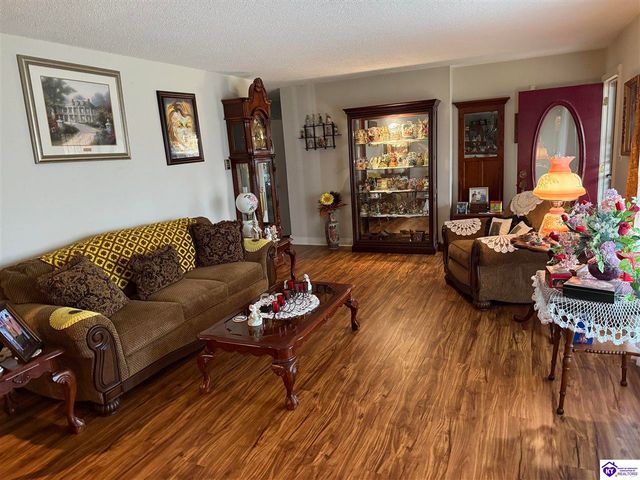 208 Lakewood Drive, Elizabethtown, KY 42701