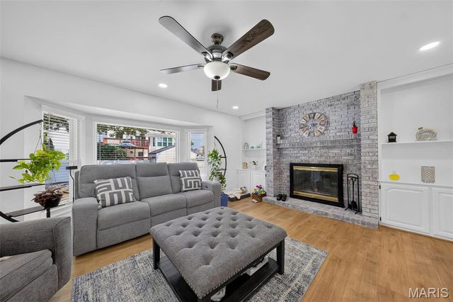 2044 Graystone Drive, St Charles, MO 63303