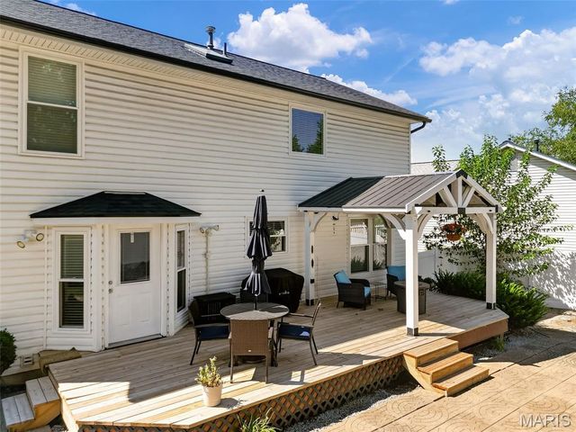 2044 Graystone Drive, St Charles, MO 63303