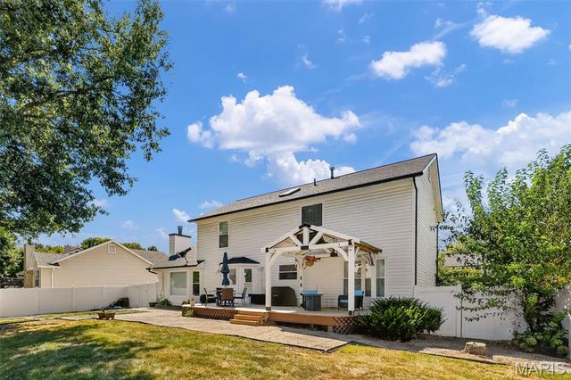 2044 Graystone Drive, St Charles, MO 63303