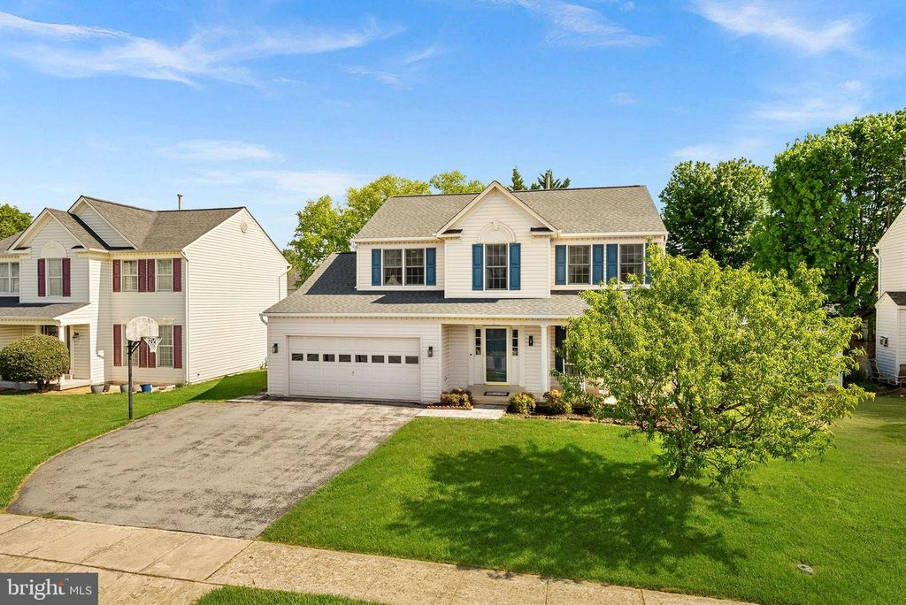 Image 2 of property listing at 202 WINTER BROOK CT, Walkersville, MD 21793