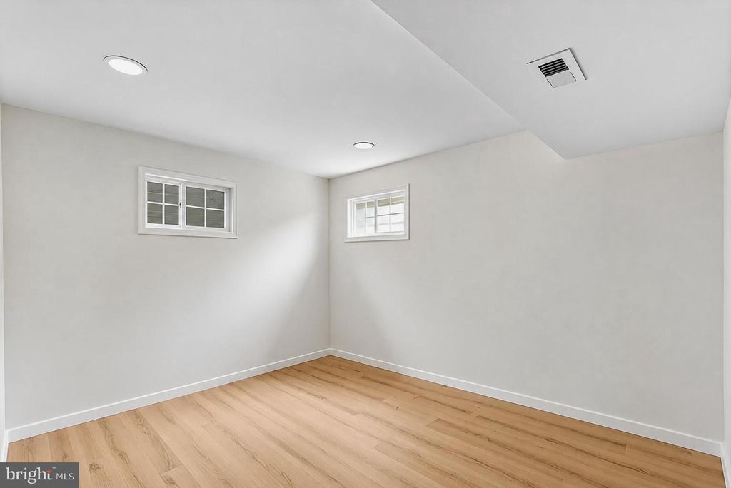 Image 30 of property listing at 202 WINTER BROOK CT, Walkersville, MD 21793