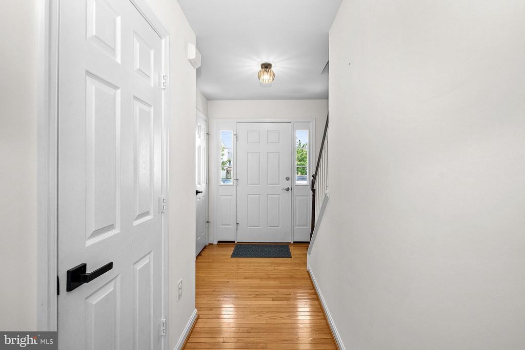 Image 6 of property listing at 202 WINTER BROOK CT, Walkersville, MD 21793
