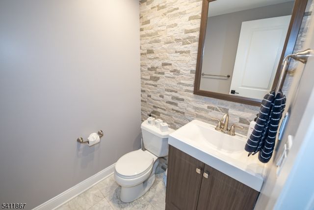 15 Stepping Ridge, North Caldwell Boro, NJ 07006