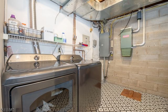 15 Stepping Ridge, North Caldwell Boro, NJ 07006