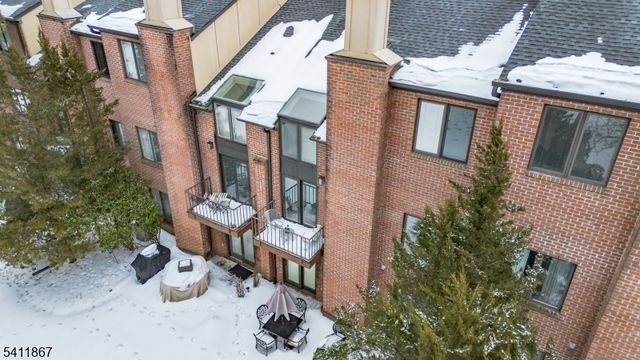 15 Stepping Ridge, North Caldwell Boro, NJ 07006