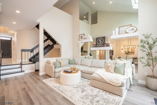 15 Stepping Ridge, North Caldwell Boro, NJ 07006