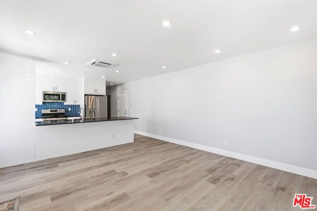 224 N New Hampshire Avenue, Los Angeles, CA 90004