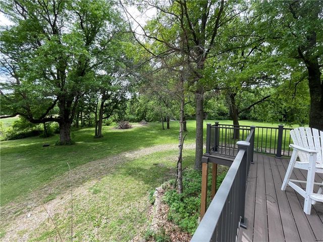 13905 Leavenworth Road, Basehor, KS 66007