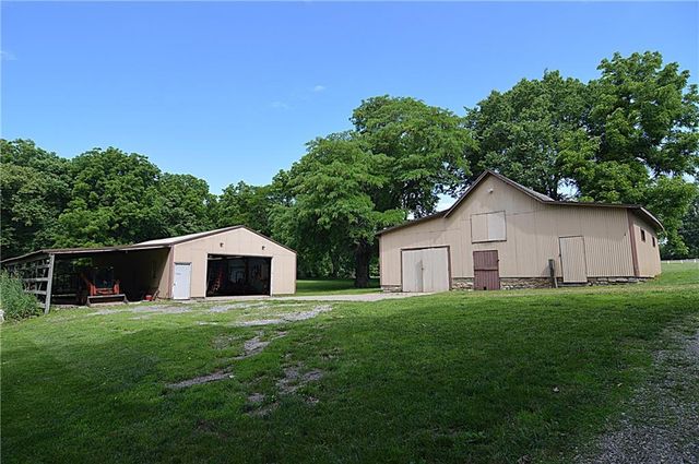 13905 Leavenworth Road, Basehor, KS 66007