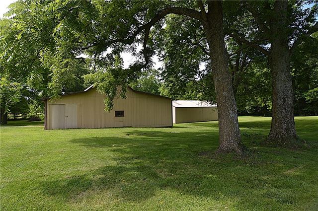 13905 Leavenworth Road, Basehor, KS 66007