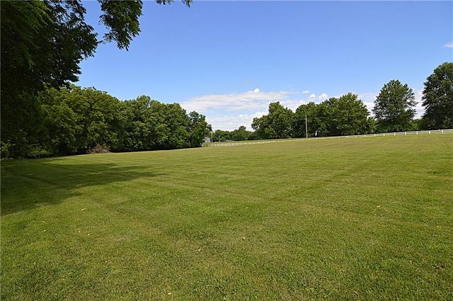13905 Leavenworth Road, Basehor, KS 66007
