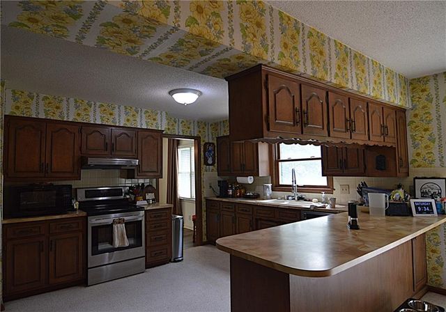 13905 Leavenworth Road, Basehor, KS 66007