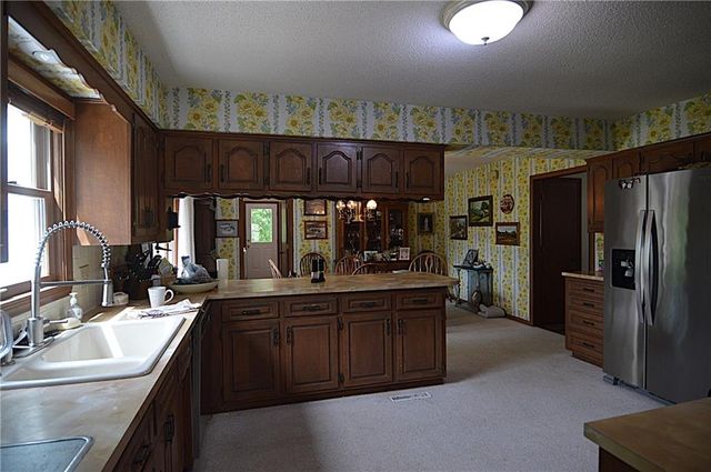 13905 Leavenworth Road, Basehor, KS 66007