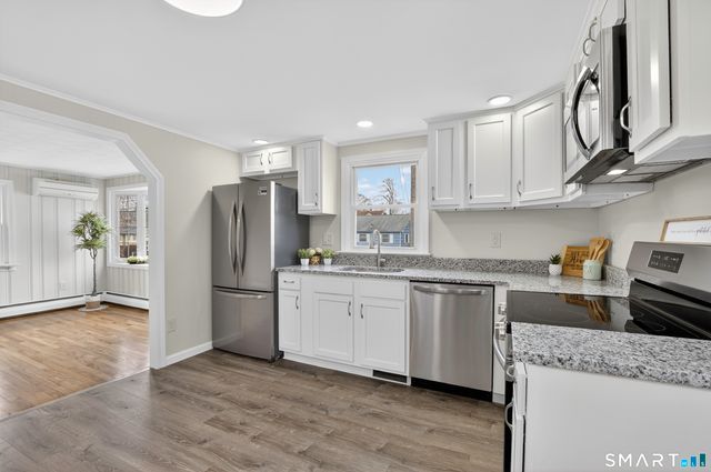 61 Terrace Avenue, East Lyme, CT 06357