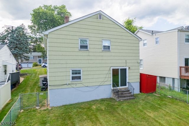 16 Fundus Rd, West Orange Twp., NJ 07052