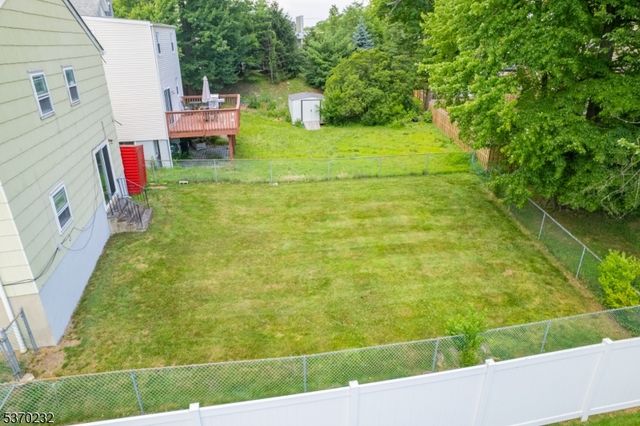 16 Fundus Rd, West Orange Twp., NJ 07052