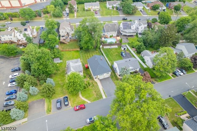 16 Fundus Rd, West Orange Twp., NJ 07052