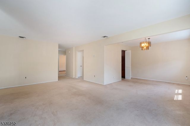 16 Fundus Rd, West Orange Twp., NJ 07052