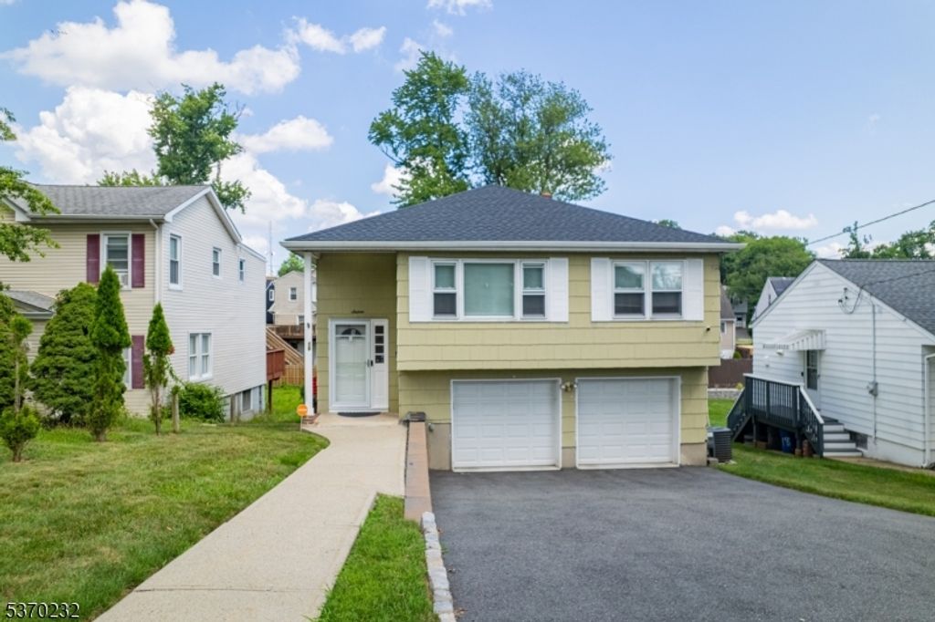 16 Fundus Rd, West Orange Twp., NJ 07052