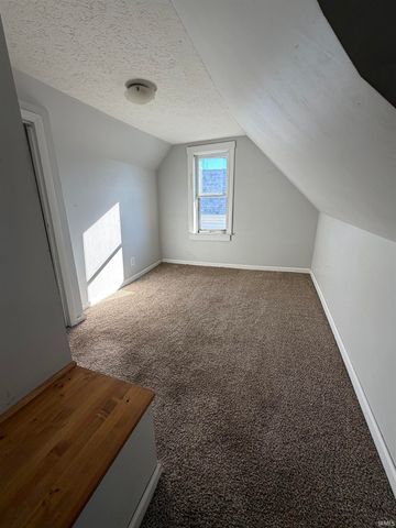 1424 S COURTLAND Avenue, Kokomo, IN 46902