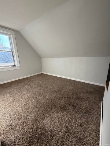 1424 S COURTLAND Avenue, Kokomo, IN 46902