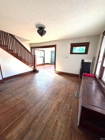 1424 S COURTLAND Avenue, Kokomo, IN 46902