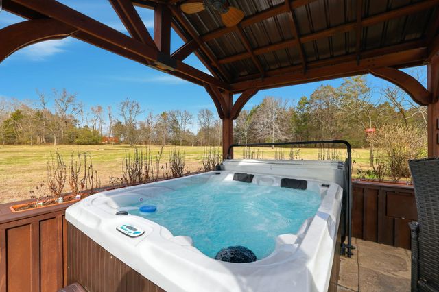 313 Lowry Lane, Chickamauga, GA 30707