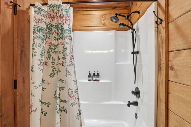 313 Lowry Lane, Chickamauga, GA 30707