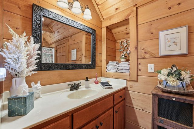 313 Lowry Lane, Chickamauga, GA 30707