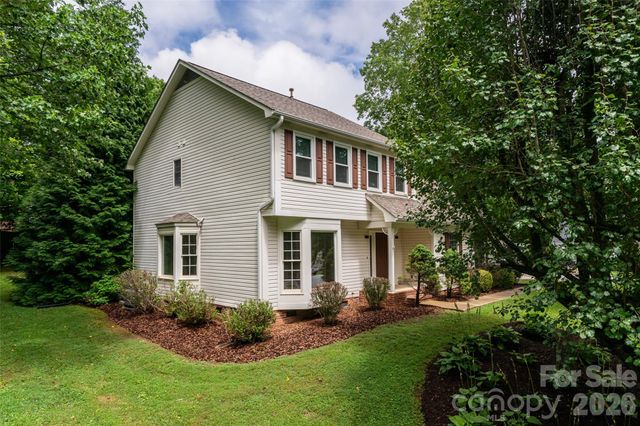 204 Windsor Forest Circle, Fletcher, NC 28732