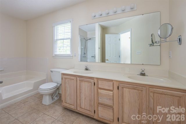 204 Windsor Forest Circle, Fletcher, NC 28732