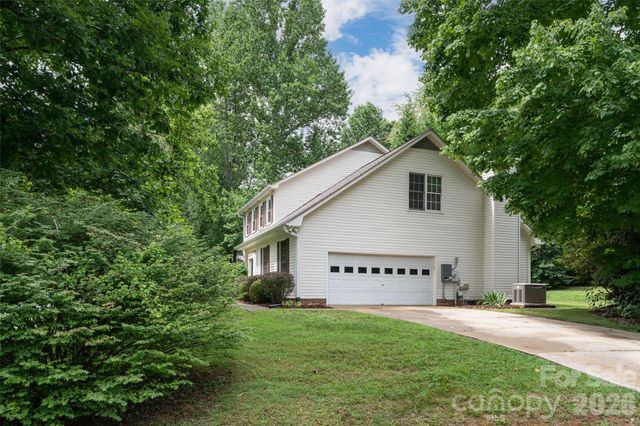 204 Windsor Forest Circle, Fletcher, NC 28732