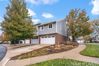 1391 Quarterline Cmns, Holland, MI 49423