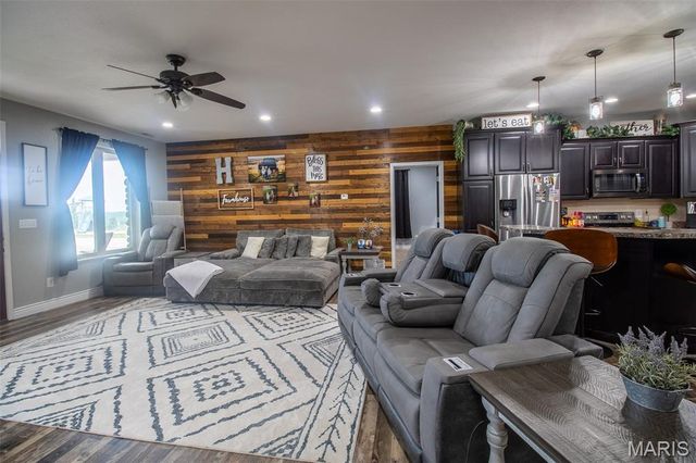 10076 Puckett Road, Potosi, MO 63660