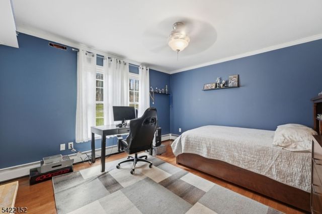 10 Acorn Dr, Washington Twp., NJ 07853