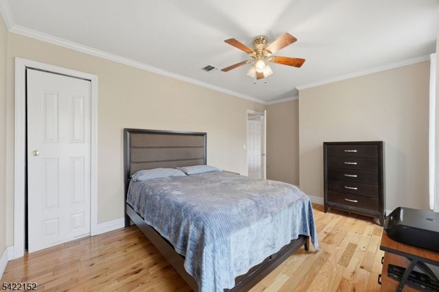 10 Acorn Dr, Washington Twp., NJ 07853