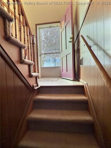 104 Dodd Street, Poca, WV 25159