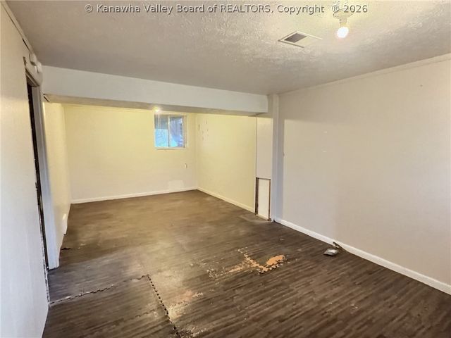 104 Dodd Street, Poca, WV 25159