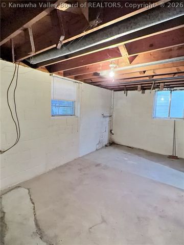 104 Dodd Street, Poca, WV 25159