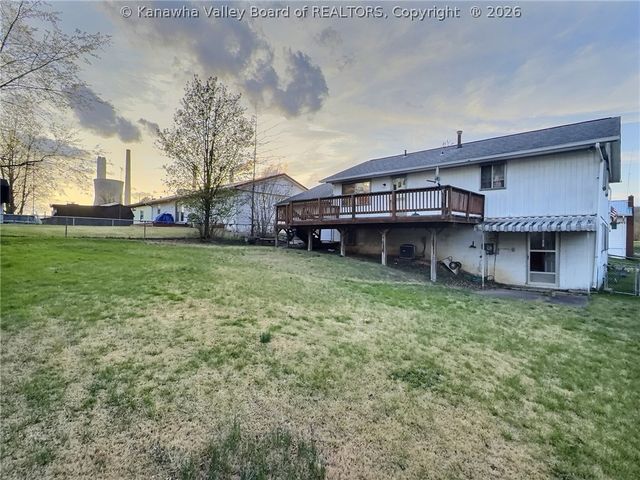 104 Dodd Street, Poca, WV 25159