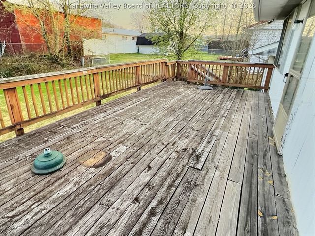 104 Dodd Street, Poca, WV 25159