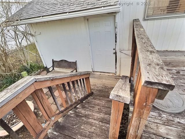 104 Dodd Street, Poca, WV 25159